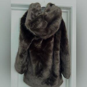 Luxurious Faux Fur Coat - Brown